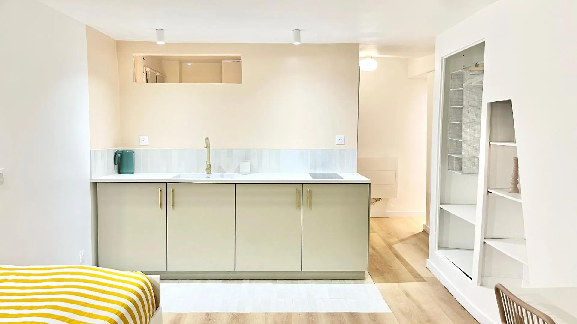 Lägenhet Charming Bright Studio In Menilmontant Paris